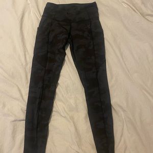 Lululemon leggings camo size 4